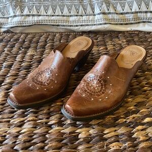 Ariat Women’s Medallion Leather Mule Size 6.5 Brown Western Pointed Square Toe